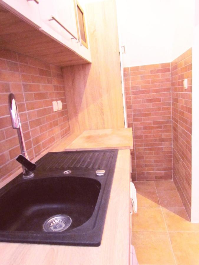 Center Studio Apartment Pula Luaran gambar