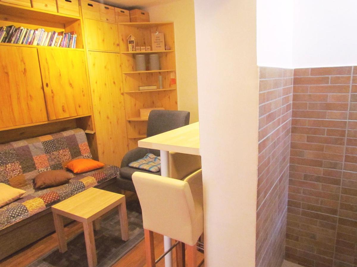 Center Studio Apartment Pula Luaran gambar
