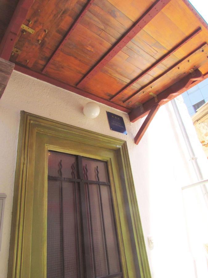 Center Studio Apartment Pula Luaran gambar
