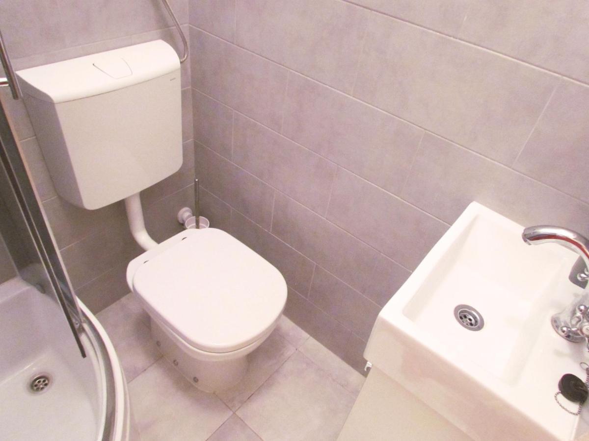 Center Studio Apartment Pula Luaran gambar